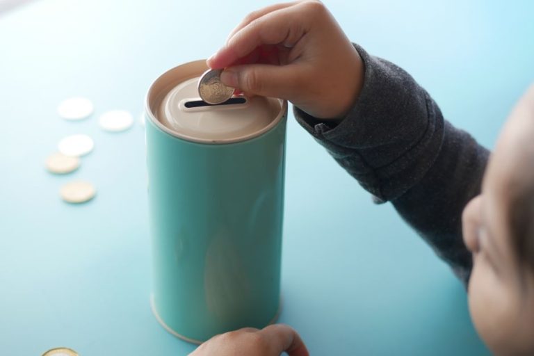 Can I Get Centrelink If I Have Savings in the Bank Australia? A Complete Guide